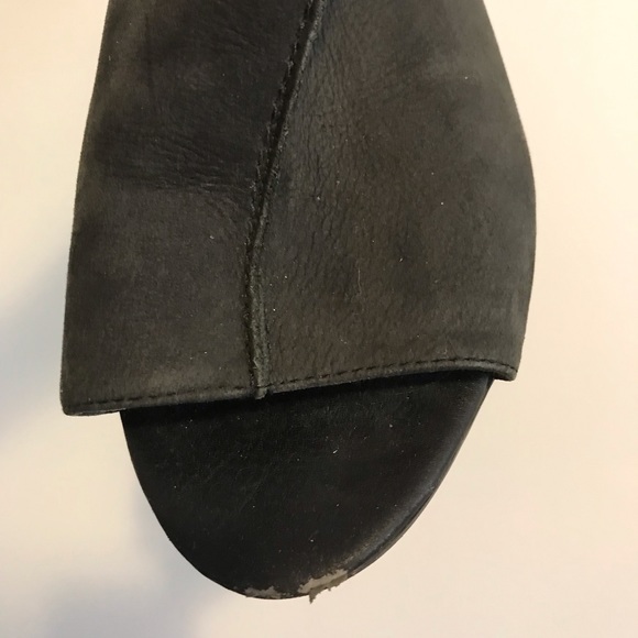 Black open toe leather heels - Picture 6 of 6